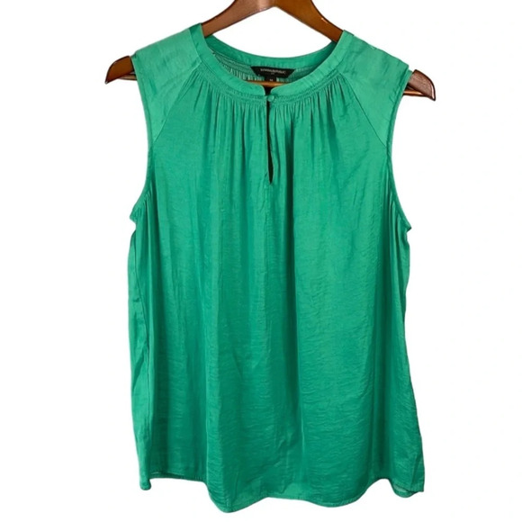 Banana Republic Factory Kelly Green Silky Sleeveless Blouse Button Keyhole M - Picture 2 of 9